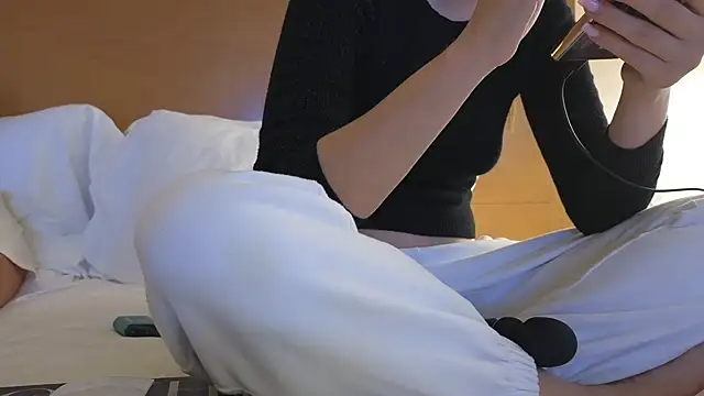 Snapshot of Mr-and-Mrs-Smith chatting on 02.26.25 Mr-and-Mrs-Smith online show from 02.26.25