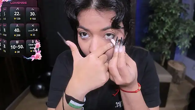 Snapshot of Evelynn chatting on 02.07.26 Evelynn online show from 02.07.26