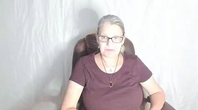 irinamaux online show from 02.22.25