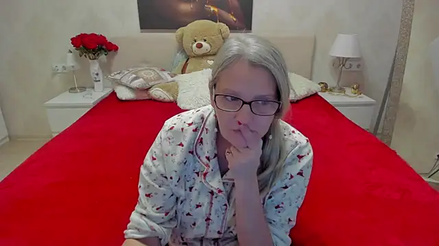 irinamaux online show from 03.14.25