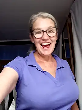 irinamaux online show from 09.10.25