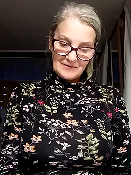 irinamaux online show from 09.27.25