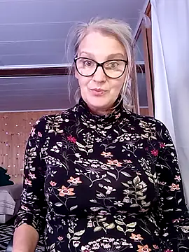 irinamaux online show from 09.29.25