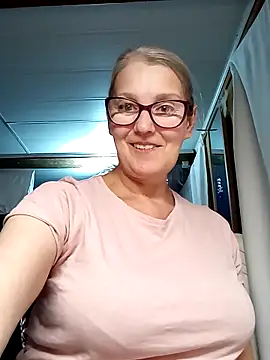 irinamaux online show from 10.08.25