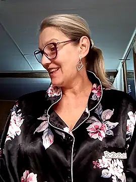 irinamaux online show from 10.10.25