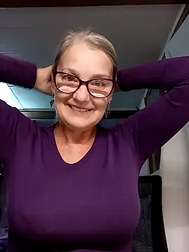 irinamaux online show from 10.13.25