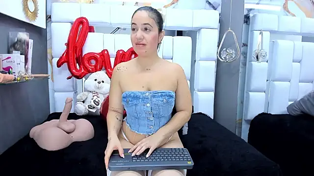 emily madrid online show from 02.15.25