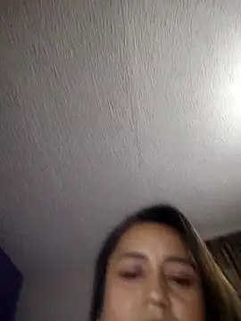 Snapshot of silvana_queen07 chatting on 11.21.25 silvana queen07 online show from 11.21.25