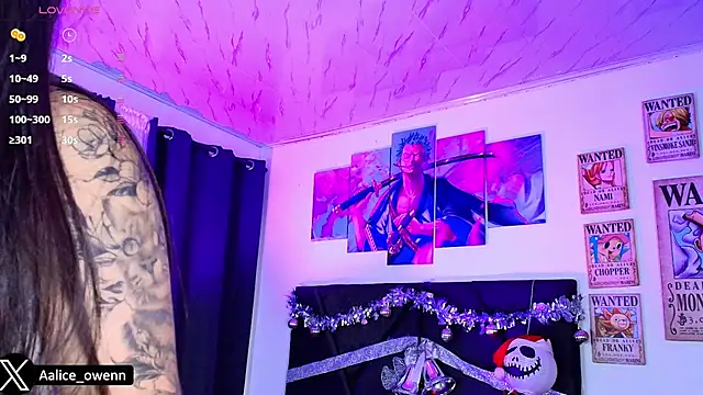 Snapshot of Aliceowenn chatting on 12.16.25 Aliceowenn online show from 12.16.25