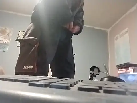 Snapshot of rockpimp chatting on 11.25.25 rockpimp online show from 11.25.25