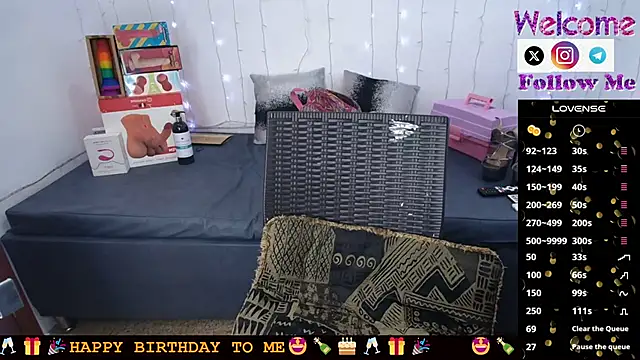 SofiaMadisson online show from 02.04.25