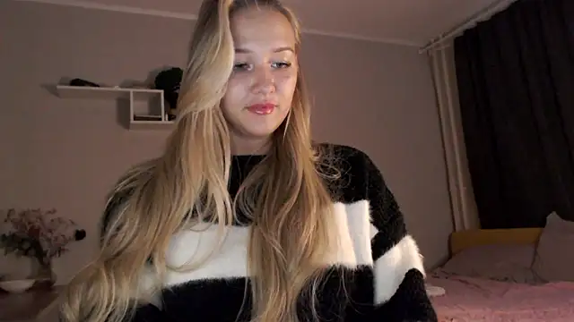 Snapshot of Milk_Bunny chatting on 12.15.24 Milk Bunny online show from 12.15.24