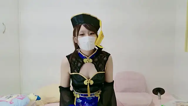 Snapshot of hi---chan- chatting on 10.31.25 hi---chan- online show from 10.31.25