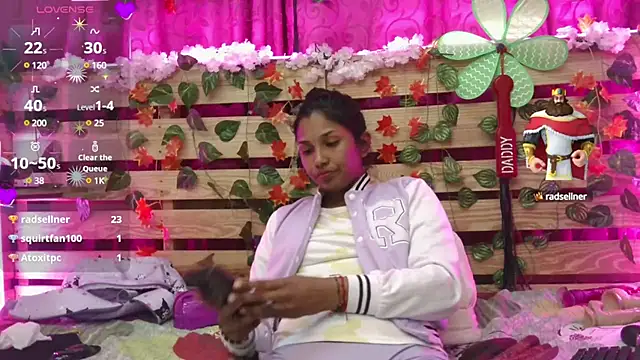 Snapshot of Elsa_Parisi chatting on 01.14.25 Elsa Parisi online show from 01.14.25