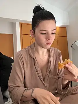 RoxiBlack online show from 02.21.26