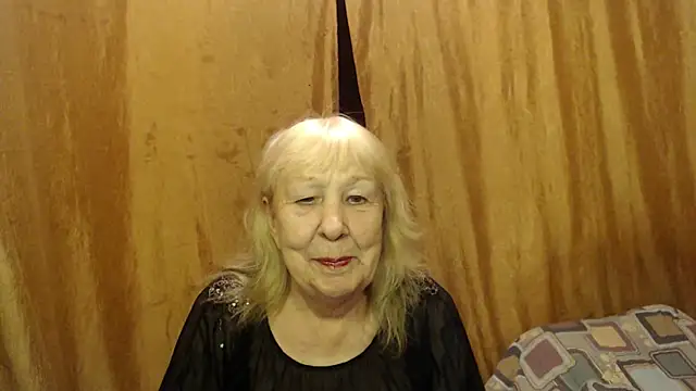  Estelitta 5 online show from 12.18.24