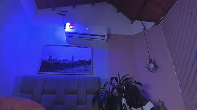 hottie mine  online show from 02.02.25
