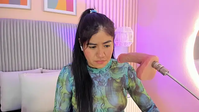 hottie mine  online show from 10.22.25