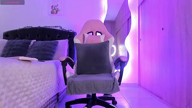 Amaranthaa1 online show from 10.10.25