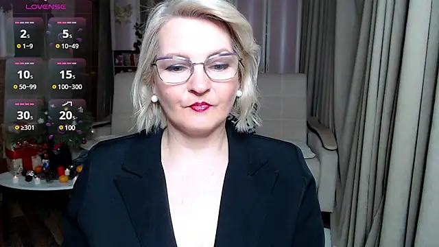 BlondeBrilliant7 online show from 12.21.24