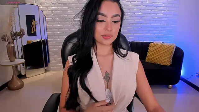 Snapshot of sarawinstone chatting on 12.08.24 sarawinstone online show from 12.08.24