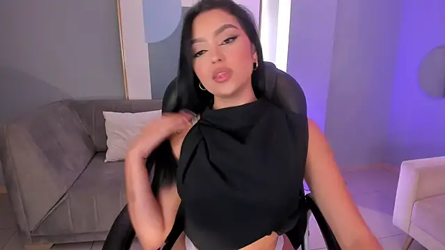 Snapshot of sarawinstone chatting on 01.02.25 sarawinstone online show from 01.02.25