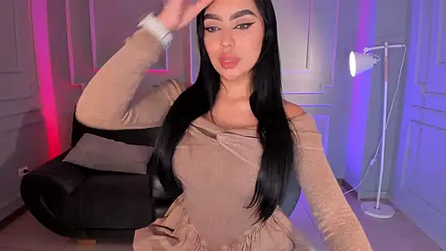 Snapshot of sarawinstone chatting on 03.16.25 sarawinstone online show from 03.16.25