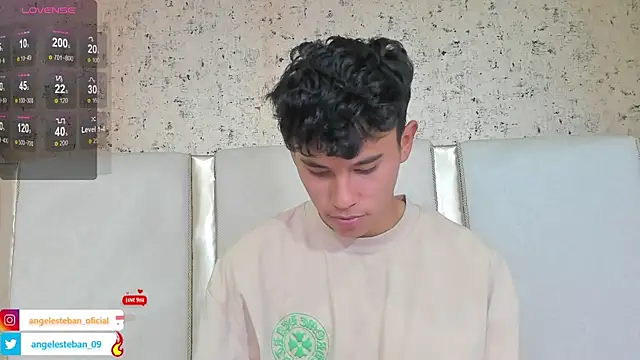 Snapshot of Angel_esteban_fx chatting on 01.16.25 Angel esteban fx online show from 01.16.25