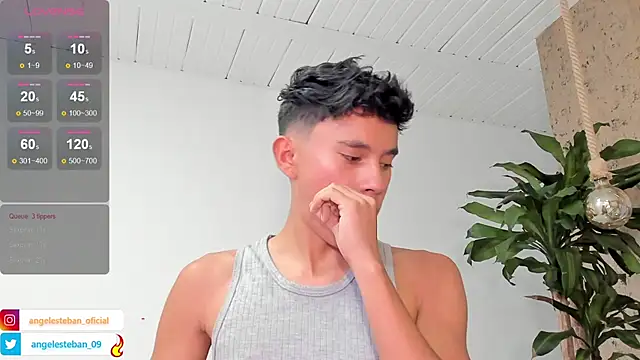 Snapshot of Angel_esteban_fx chatting on 01.31.25 Angel esteban fx online show from 01.31.25