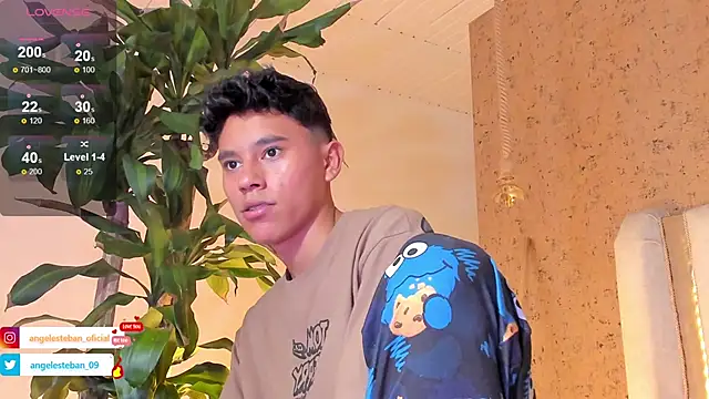 Snapshot of Angel_esteban_fx chatting on 02.02.25 Angel esteban fx online show from 02.02.25