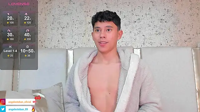 Snapshot of Angel_esteban_fx chatting on 02.14.25 Angel esteban fx online show from 02.14.25