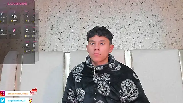 Snapshot of Angel_esteban_fx chatting on 02.15.25 Angel esteban fx online show from 02.15.25