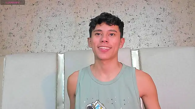 Snapshot of Angel_esteban_fx chatting on 03.01.25 Angel esteban fx online show from 03.01.25