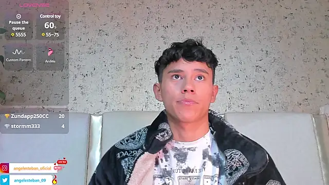 Snapshot of Angel_esteban_fx chatting on 03.19.25 Angel esteban fx online show from 03.19.25