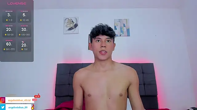 Snapshot of Angel_esteban_fx chatting on 10.01.25 Angel esteban fx online show from 10.01.25