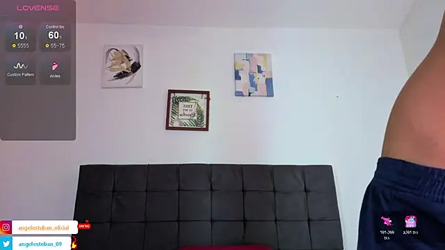 Snapshot of Angel_esteban_fx chatting on 10.31.25 Angel esteban fx online show from 10.31.25