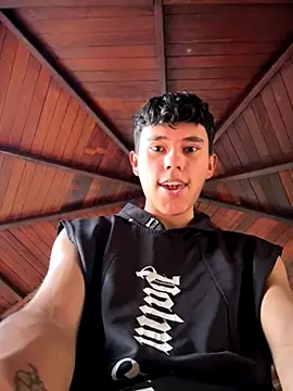 Snapshot of Angel_esteban_fx chatting on 11.25.25 Angel esteban fx online show from 11.25.25