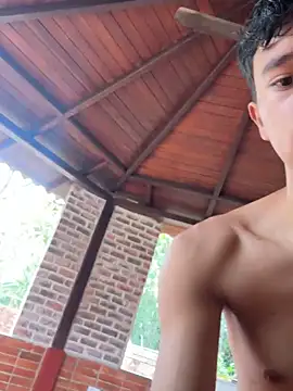 Snapshot of Angel_esteban_fx chatting on 12.03.25 Angel esteban fx online show from 12.03.25