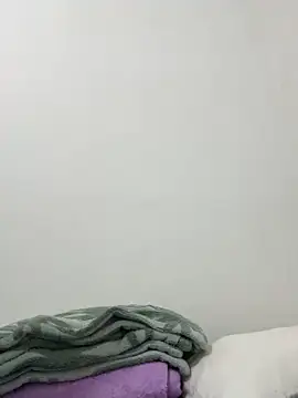 Snapshot of Angel_esteban_fx chatting on 12.14.25 Angel esteban fx online show from 12.14.25