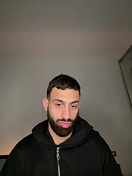 Snapshot of hugoprada chatting on 01.21.25 hugoprada online show from 01.21.25