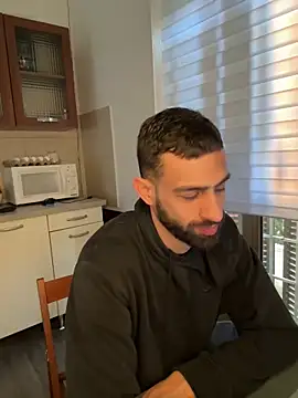 Snapshot of hugoprada chatting on 01.24.25 hugoprada online show from 01.24.25