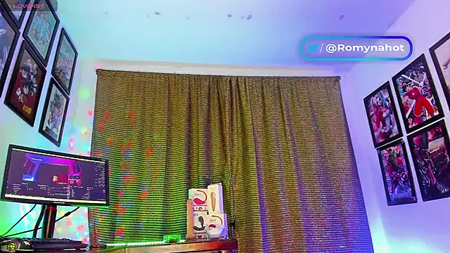 Romynahotx online show from 04.20.26