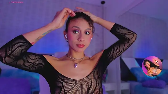 Snapshot of MiissCharlotte chatting on 10.31.25 MiissCharlotte online show from 10.31.25