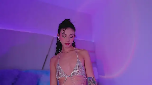 Snapshot of MiissCharlotte chatting on 11.06.25 MiissCharlotte online show from 11.06.25