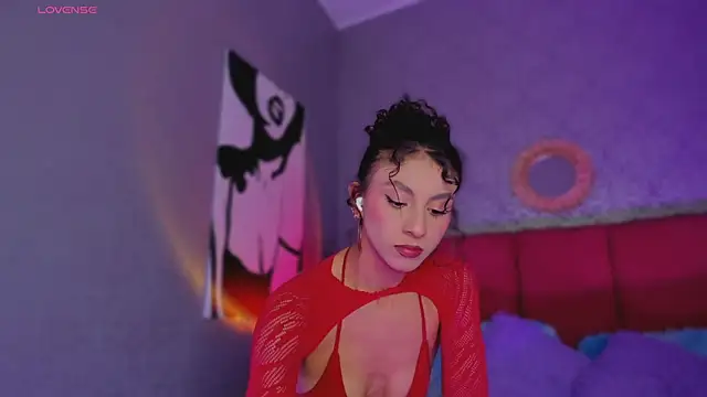 Snapshot of MiissCharlotte chatting on 11.13.25 MiissCharlotte online show from 11.13.25