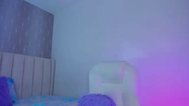 Snapshot of MiissCharlotte chatting on 11.20.25 MiissCharlotte online show from 11.20.25