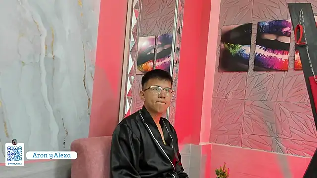 Snapshot of aron_alexa chatting on 12.17.24 aron alexa online show from 12.17.24