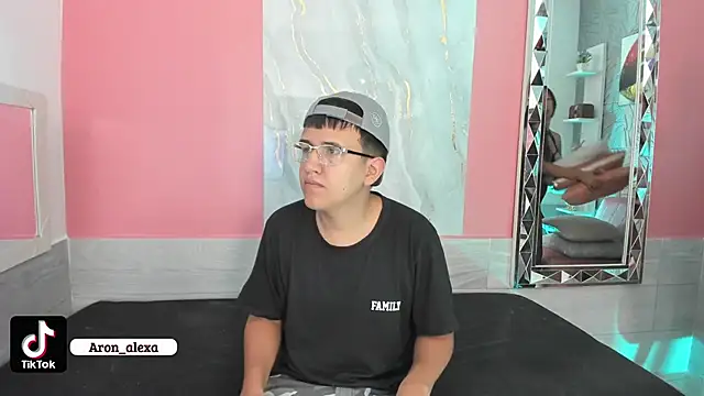 Snapshot of aron_alexa chatting on 01.18.25 aron alexa online show from 01.18.25