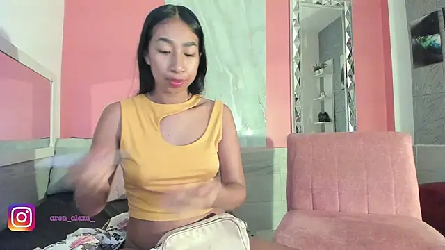 Snapshot of aron_alexa chatting on 03.19.25 aron alexa online show from 03.19.25