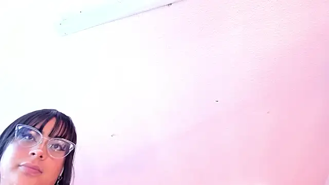 Red lady online show from 01.23.25